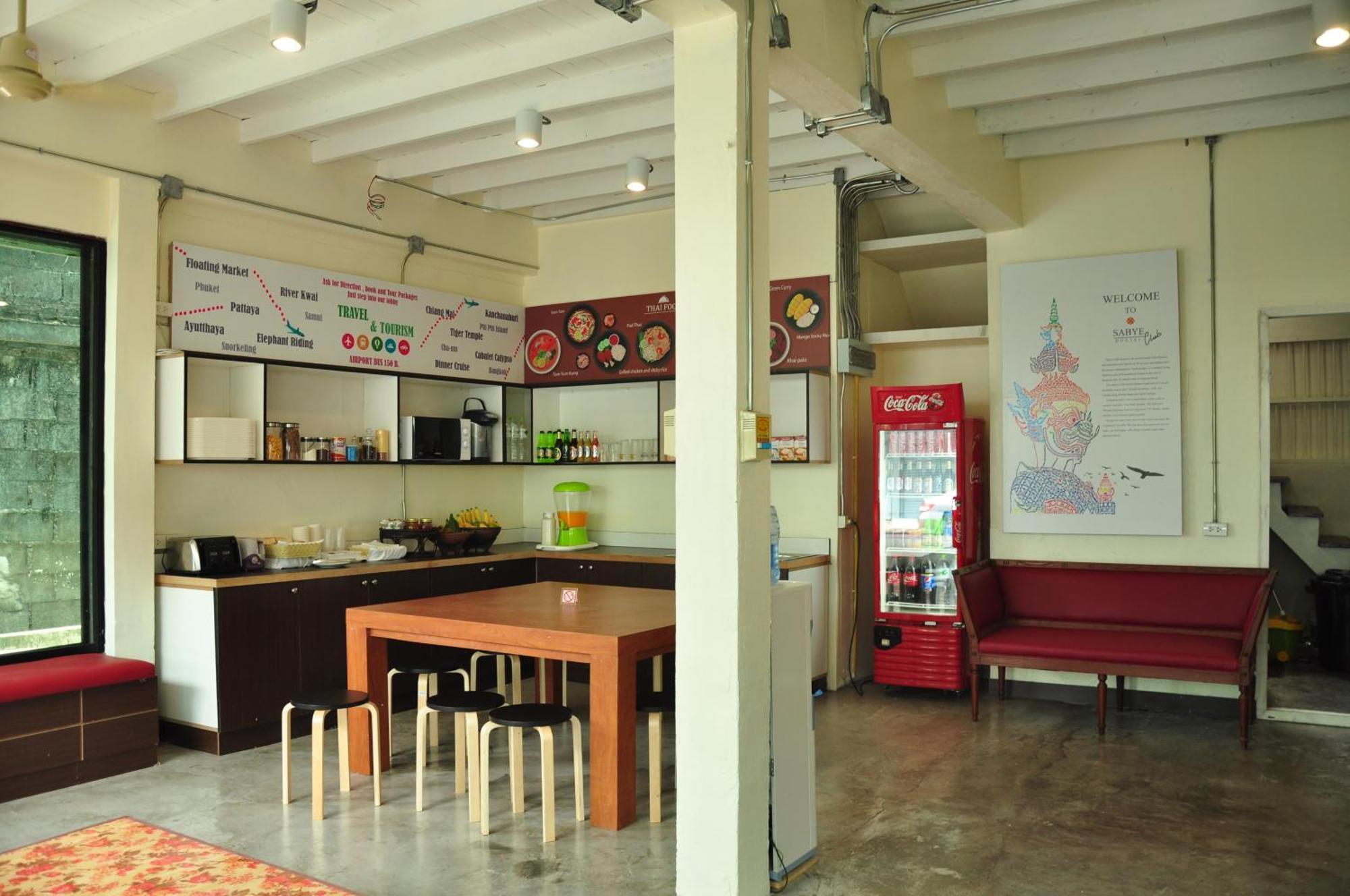 Sabye Club Hostel Bangkok Exterior photo